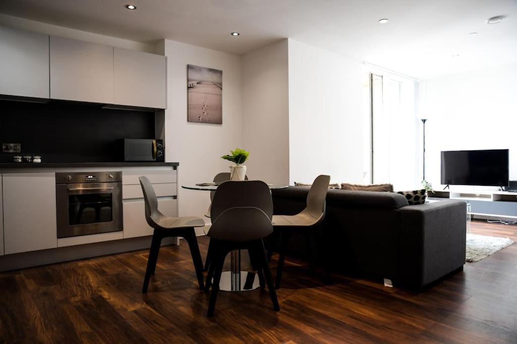 Modern 2 Bedroom Apartment - City Centre - Parking Manchester Eksteriør bilde
