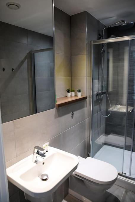 Modern 2 Bedroom Apartment - City Centre - Parking Manchester Eksteriør bilde