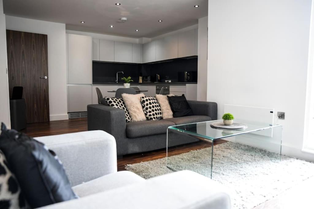 Modern 2 Bedroom Apartment - City Centre - Parking Manchester Eksteriør bilde